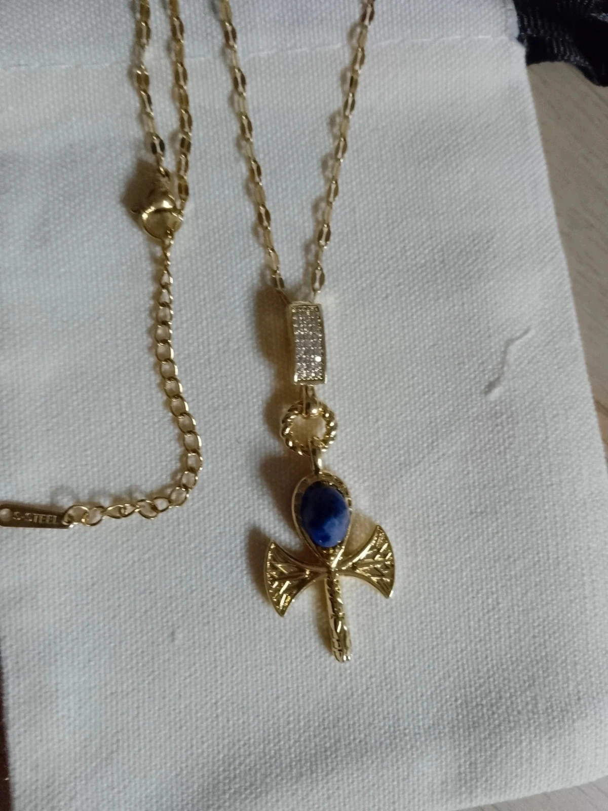 Collier croix angh égyptienne dorée avec pierre de lapis lazuli